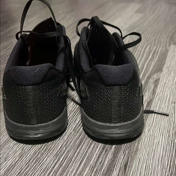 Nike Black Sneakers Modern Design Breathable - Picture 3 of 6